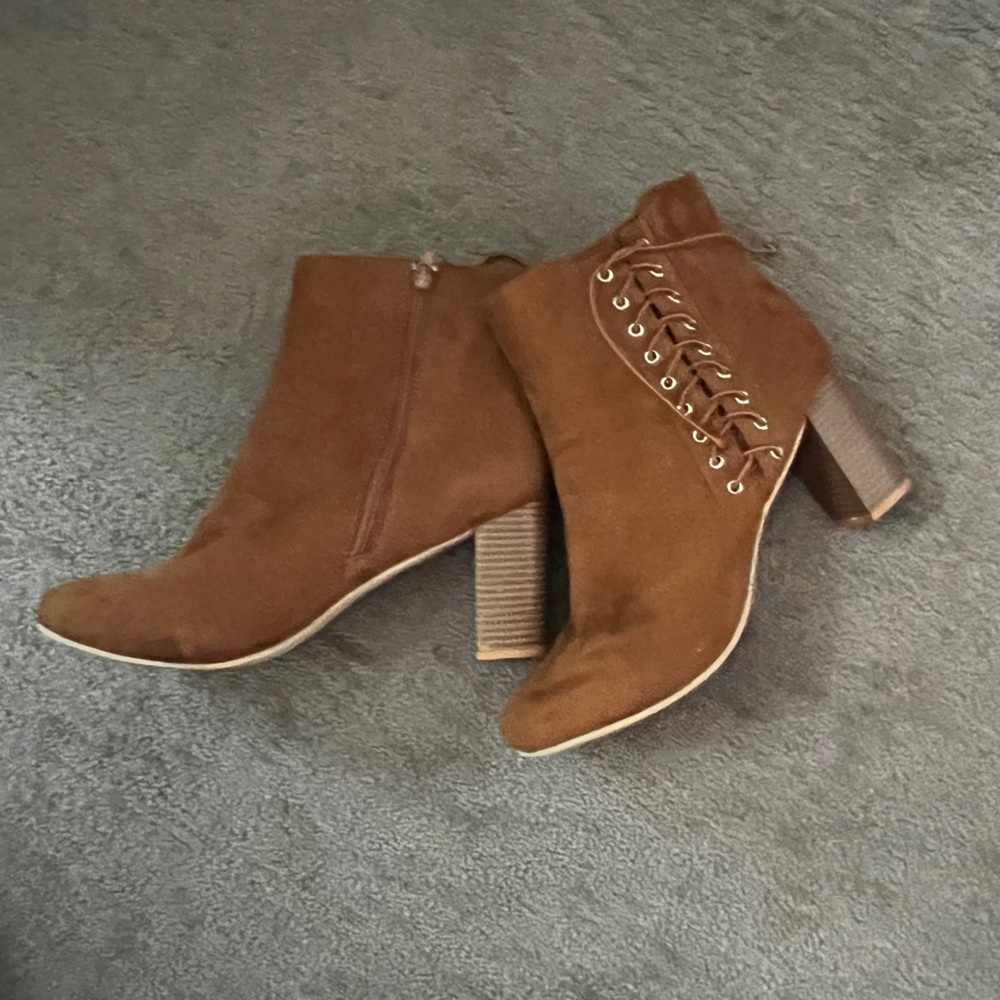 Women’s Brown Suede Ankle Boots Sz 11